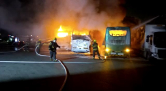  الليلة الماضية - احتراق 3 حافلات بتل ابيب 